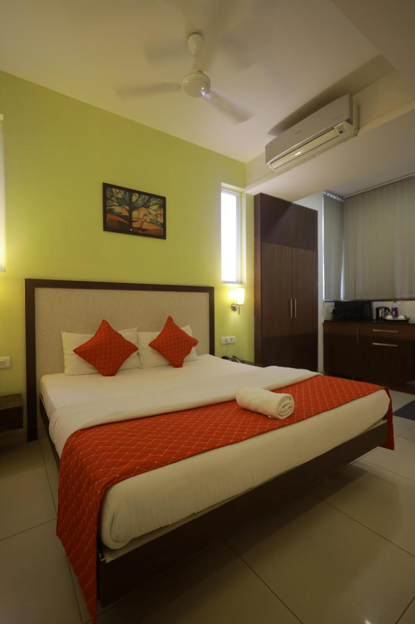 Ixora Suites Bangalore Exteriör bild
