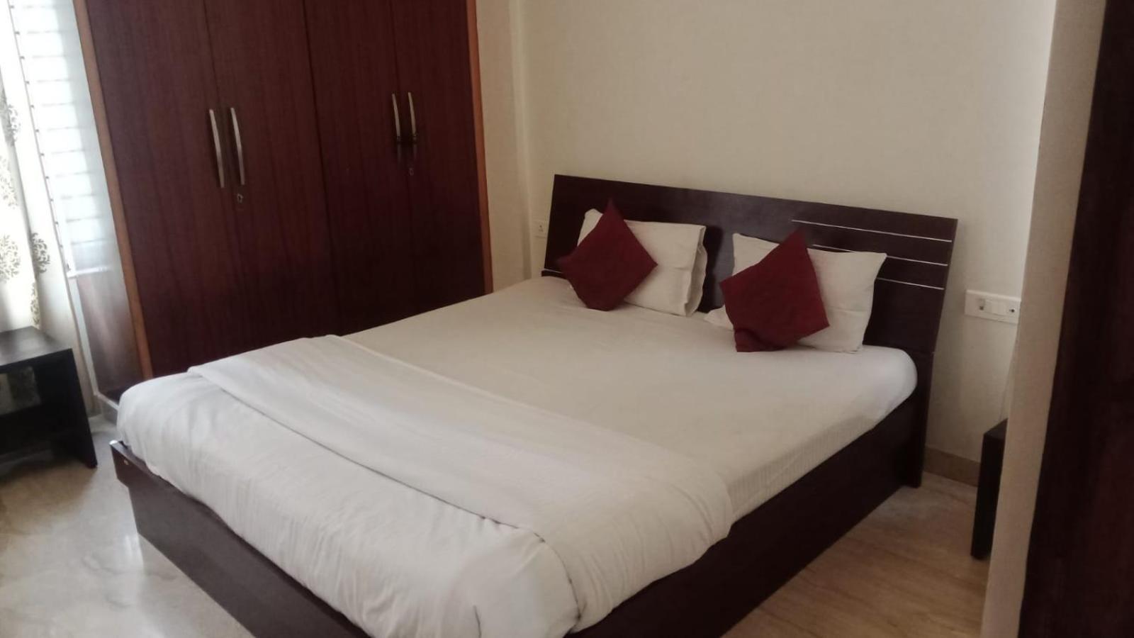 Ixora Suites Bangalore Exteriör bild