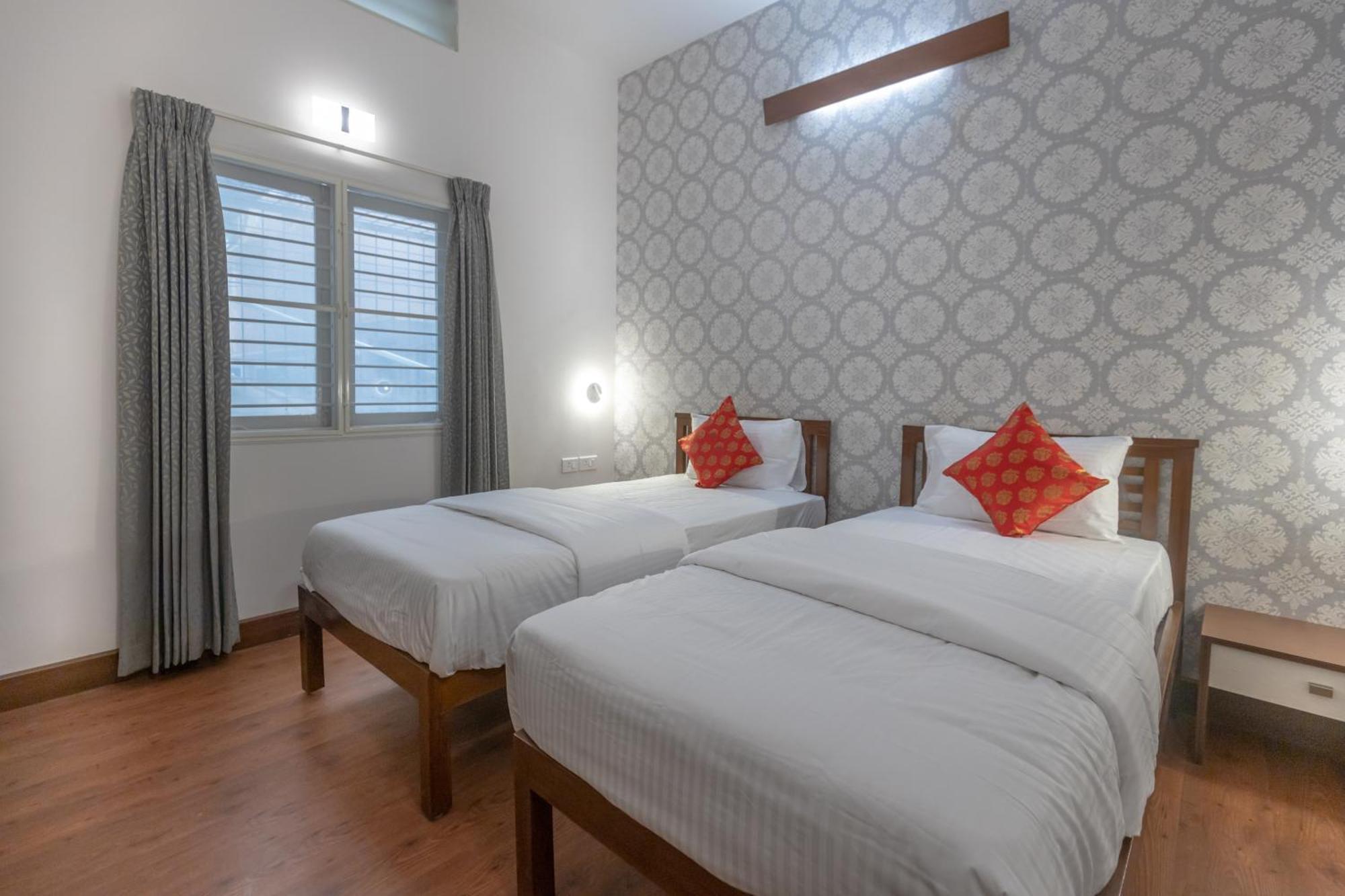 Ixora Suites Bangalore Exteriör bild