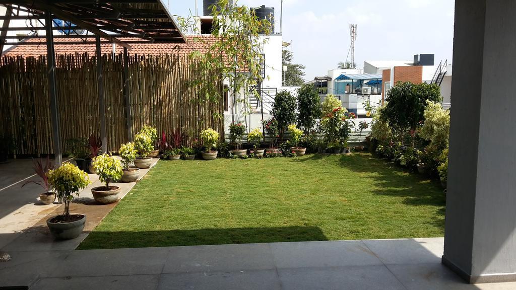 Ixora Suites Bangalore Exteriör bild