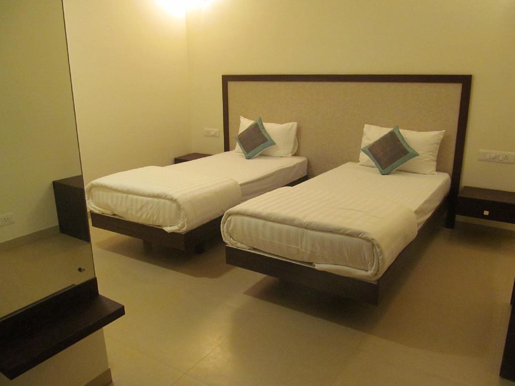 Ixora Suites Bangalore Exteriör bild