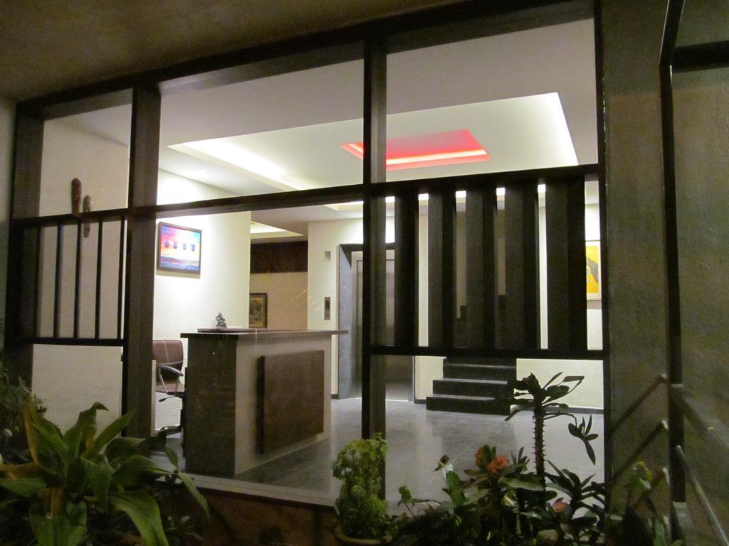 Ixora Suites Bangalore Exteriör bild